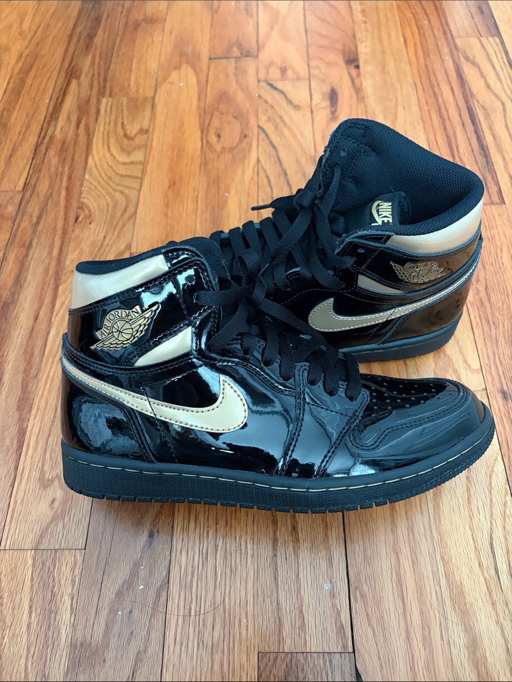 Nike Air Jordan 1 Mid men’s  Sneakers in Black and Cream